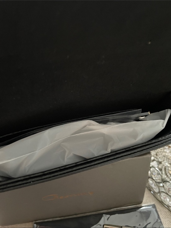 ✨Gesruny Black Sunglasses Case with Box and Accessory✨NEW with Box main image 4